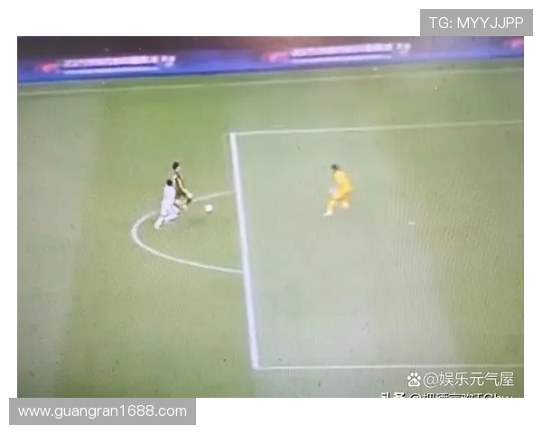 足球比赛中的单刀球处理与门将对决